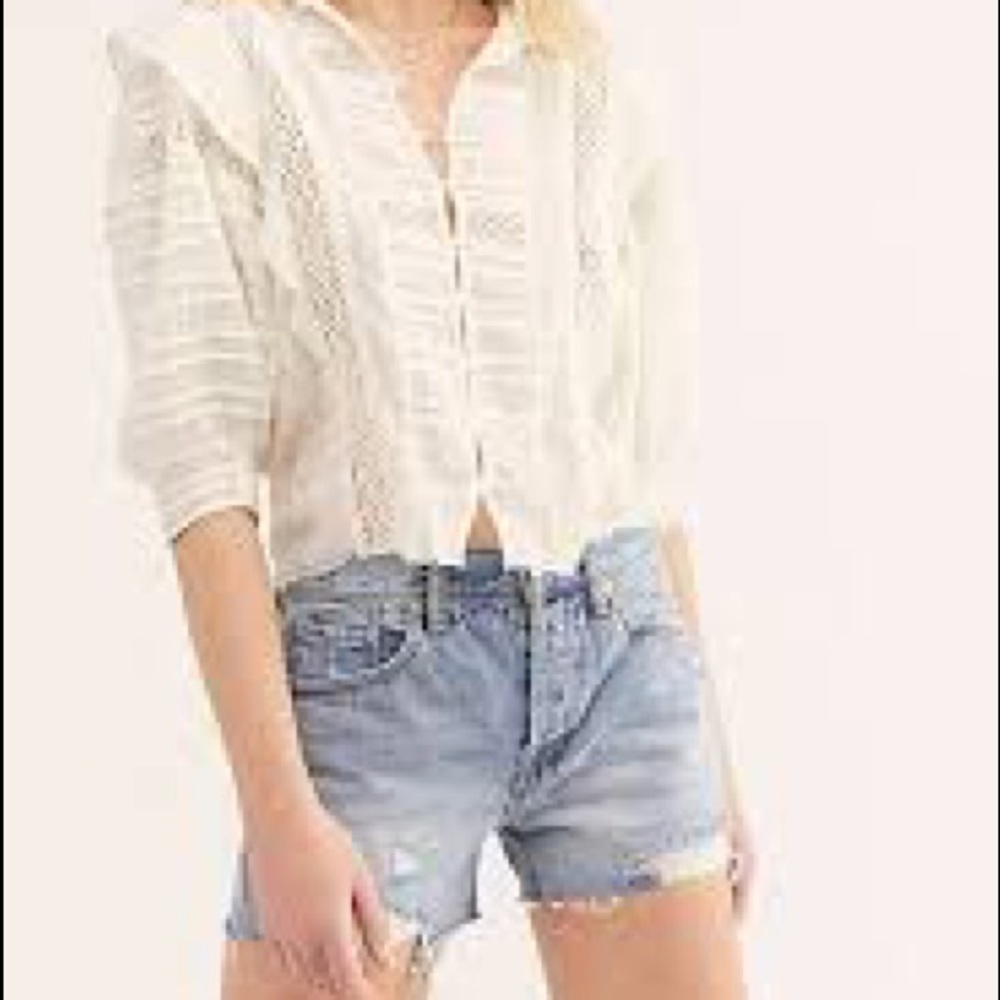 Sofia Short in Washed Denim